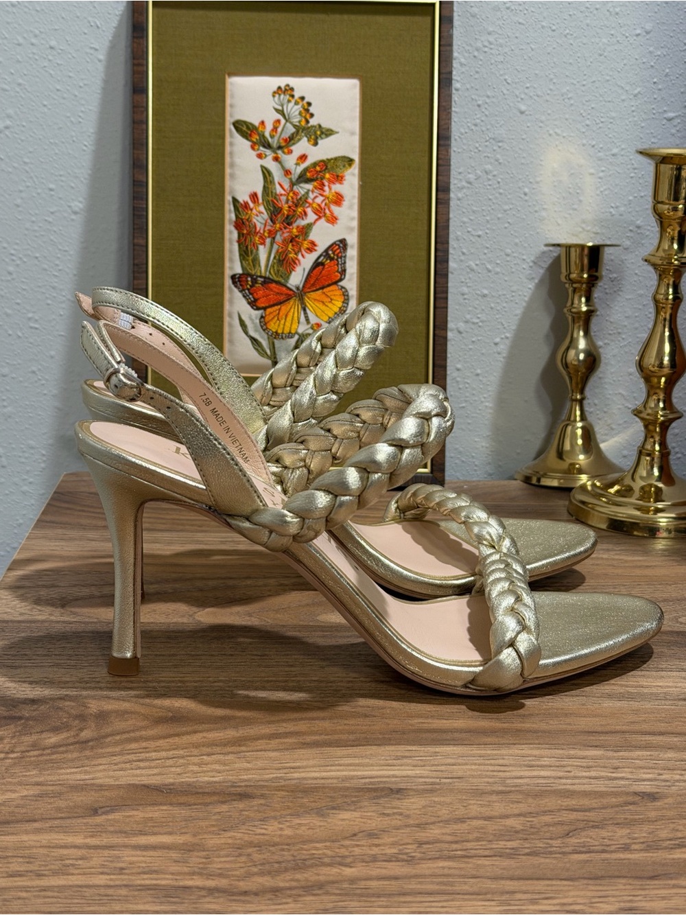 Kate Spade New York NWOB 7.5B Pale Gold Saffron Stiletto Heel Leather Cocktail